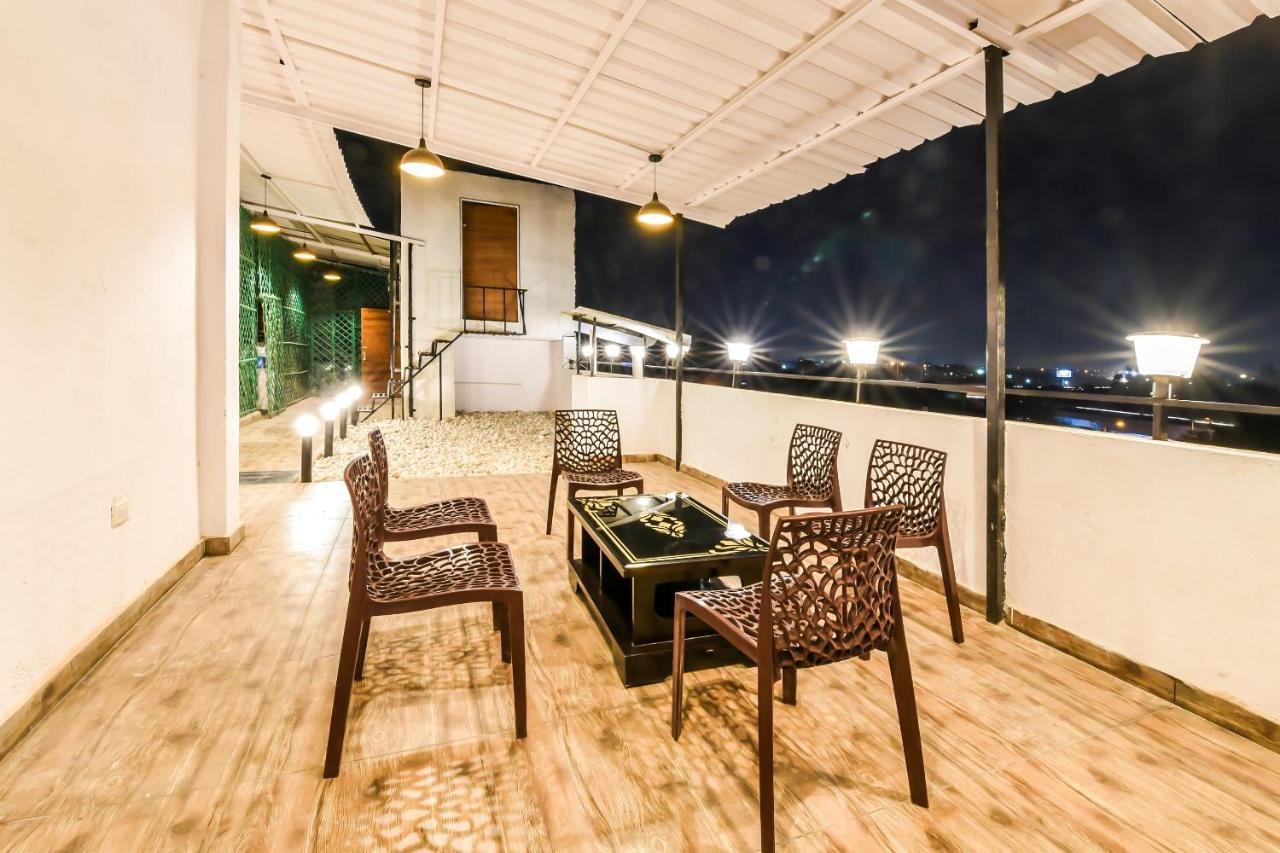 CAPITAL O 19133 Oak Tree Hotell New Delhi Eksteriør bilde