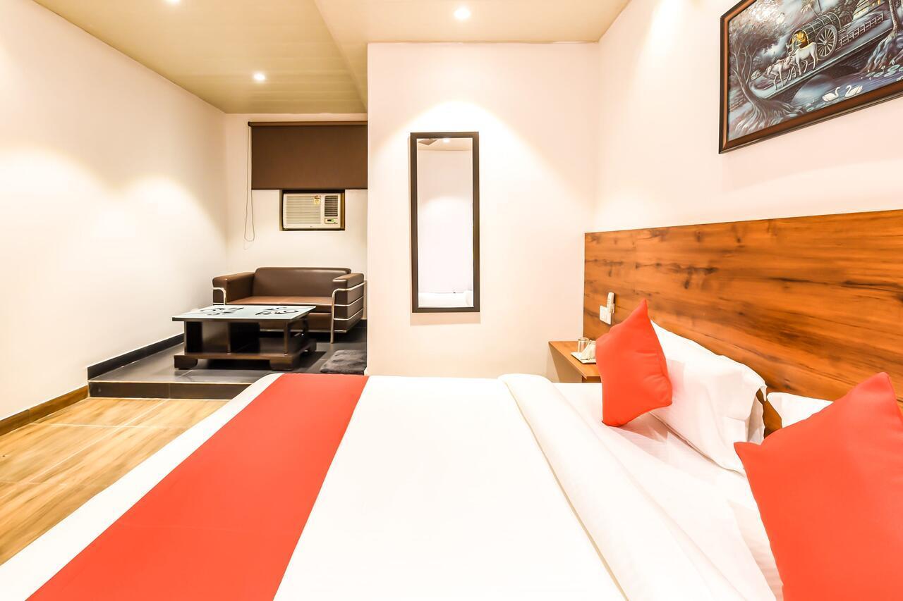 CAPITAL O 19133 Oak Tree Hotell New Delhi Eksteriør bilde