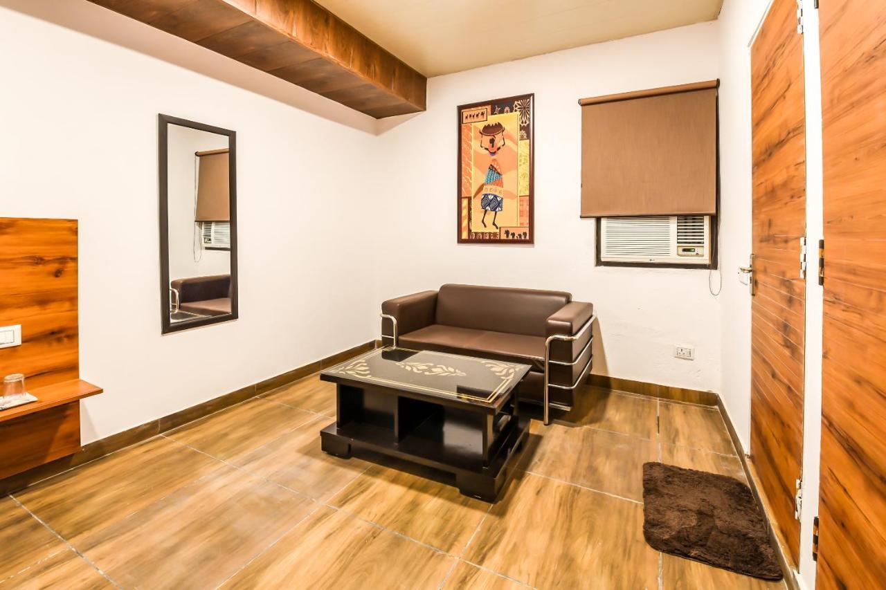 CAPITAL O 19133 Oak Tree Hotell New Delhi Eksteriør bilde