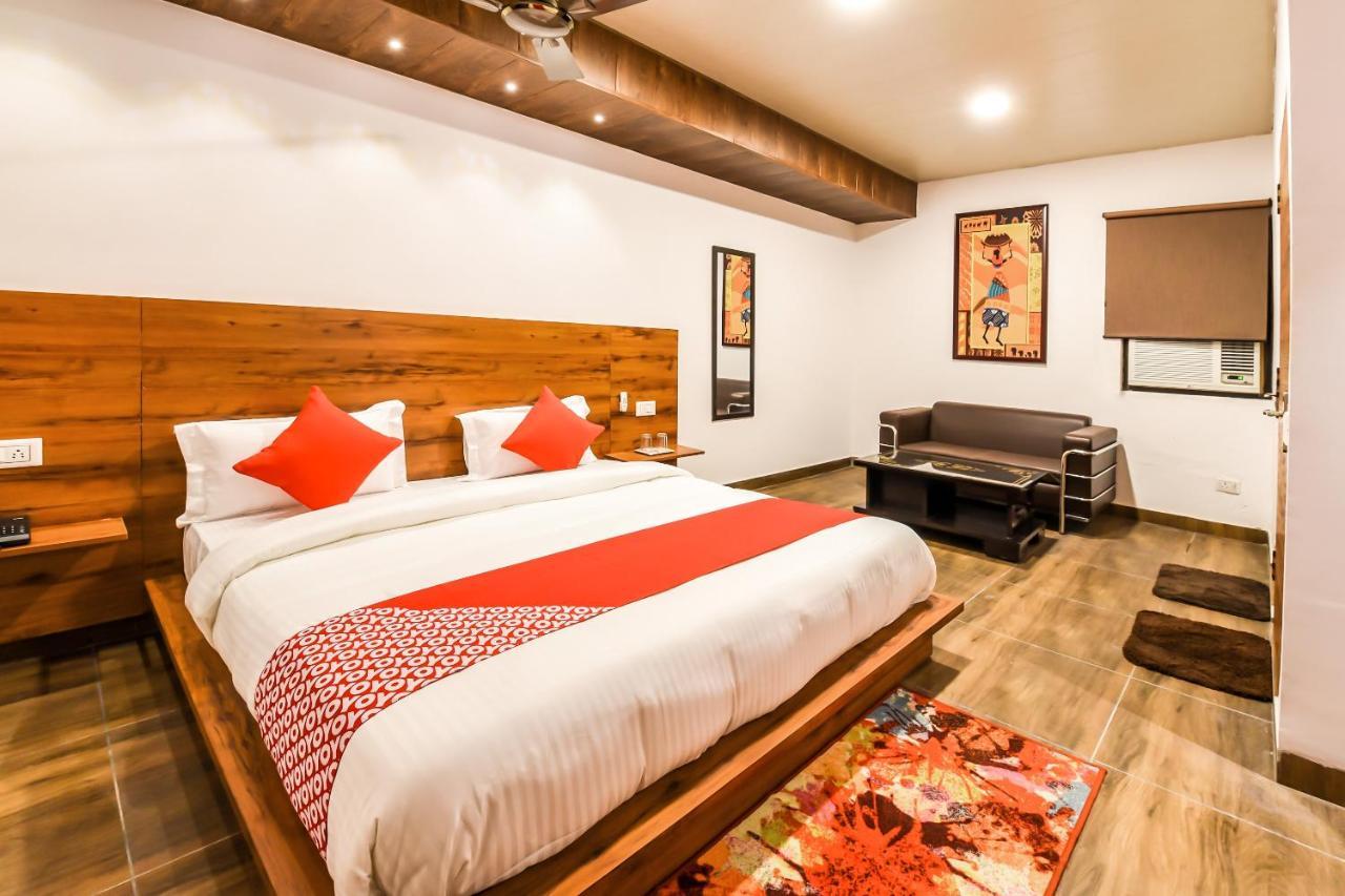 CAPITAL O 19133 Oak Tree Hotell New Delhi Eksteriør bilde