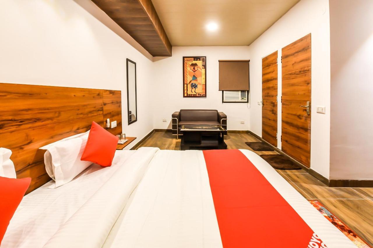 CAPITAL O 19133 Oak Tree Hotell New Delhi Eksteriør bilde