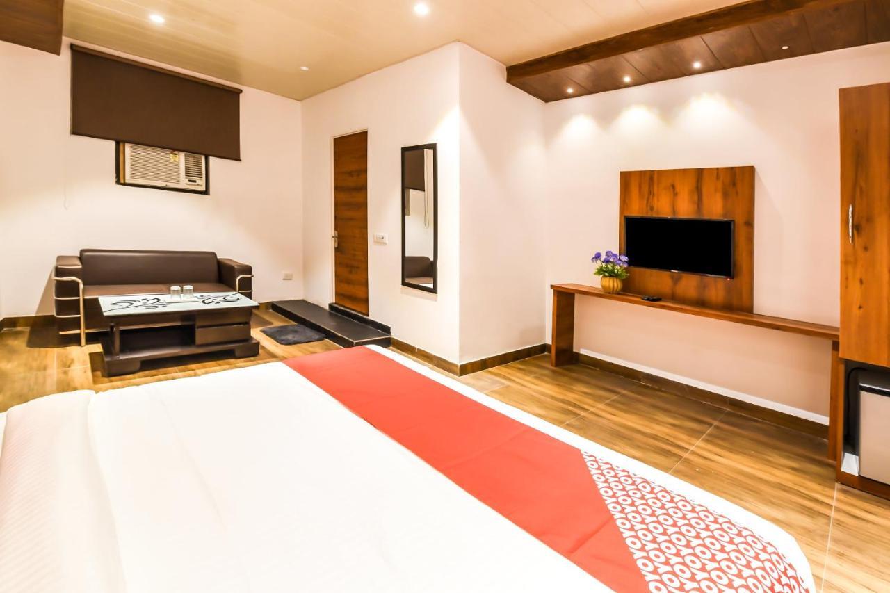 CAPITAL O 19133 Oak Tree Hotell New Delhi Eksteriør bilde