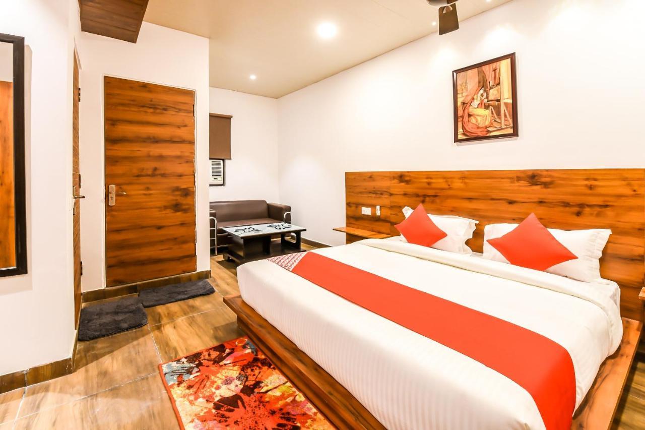 CAPITAL O 19133 Oak Tree Hotell New Delhi Eksteriør bilde
