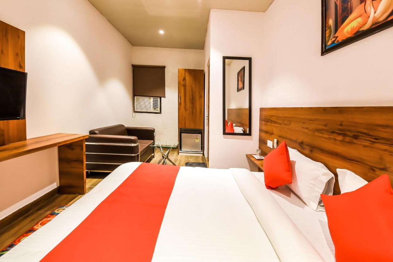 CAPITAL O 19133 Oak Tree Hotell New Delhi Eksteriør bilde