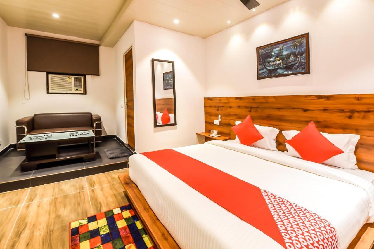 CAPITAL O 19133 Oak Tree Hotell New Delhi Eksteriør bilde