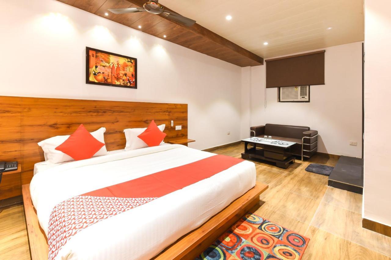 CAPITAL O 19133 Oak Tree Hotell New Delhi Eksteriør bilde