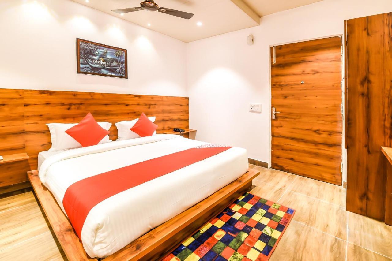CAPITAL O 19133 Oak Tree Hotell New Delhi Eksteriør bilde