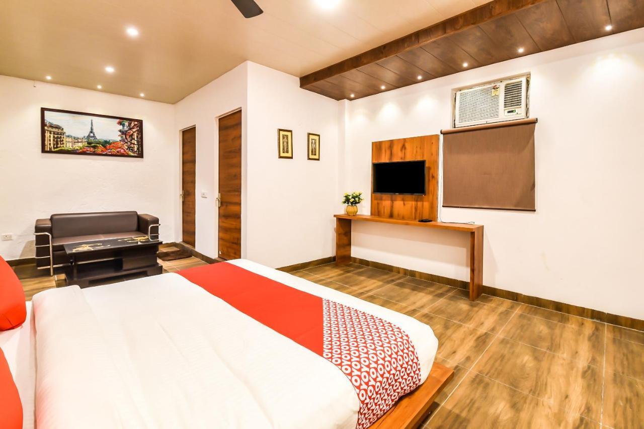 CAPITAL O 19133 Oak Tree Hotell New Delhi Eksteriør bilde